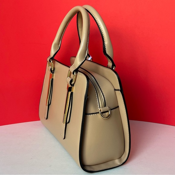 La Terre Vegan Leather Tan Handbag with Crossbody strap Fashion Purse - Picture 4 of 10